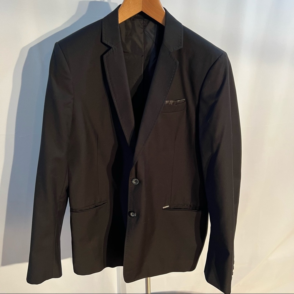 Mens black blazer by Diesel. Size 52 and fits like 42. Worn once. Nic condition